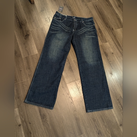 Rock And Republic. Blue Denim Jeans with Skull Embroidered Pockets, Button Fly. - Picture 2 of 12